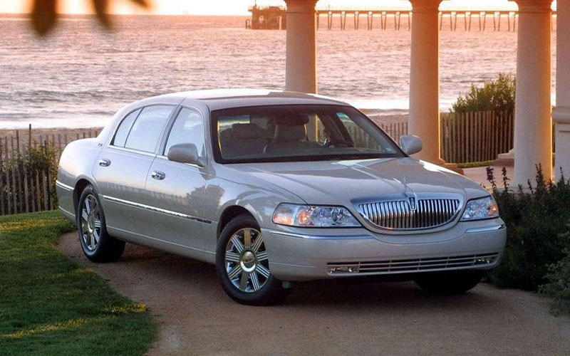 Lincoln Town Car Generations: Through The Years - Carsforsale.com®